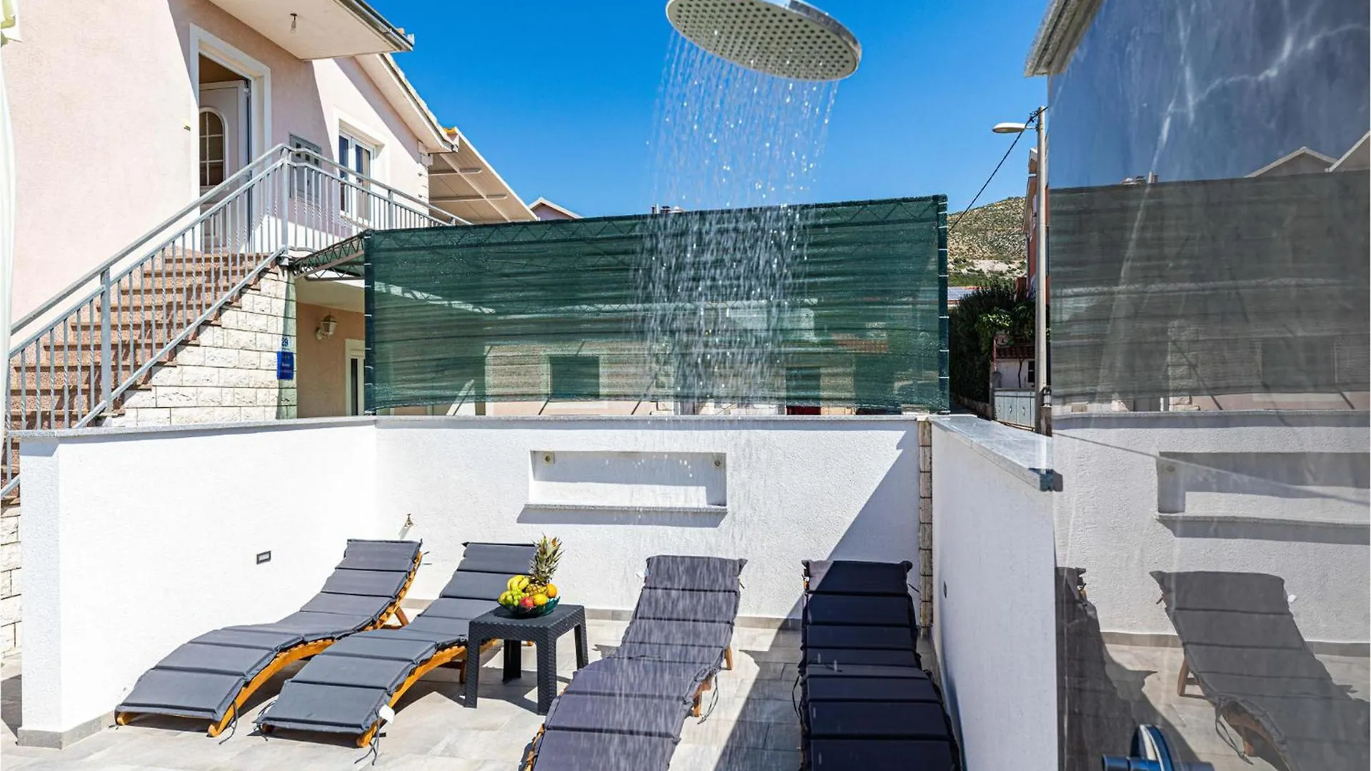 Stunning Apartment In Plano With House Sea View