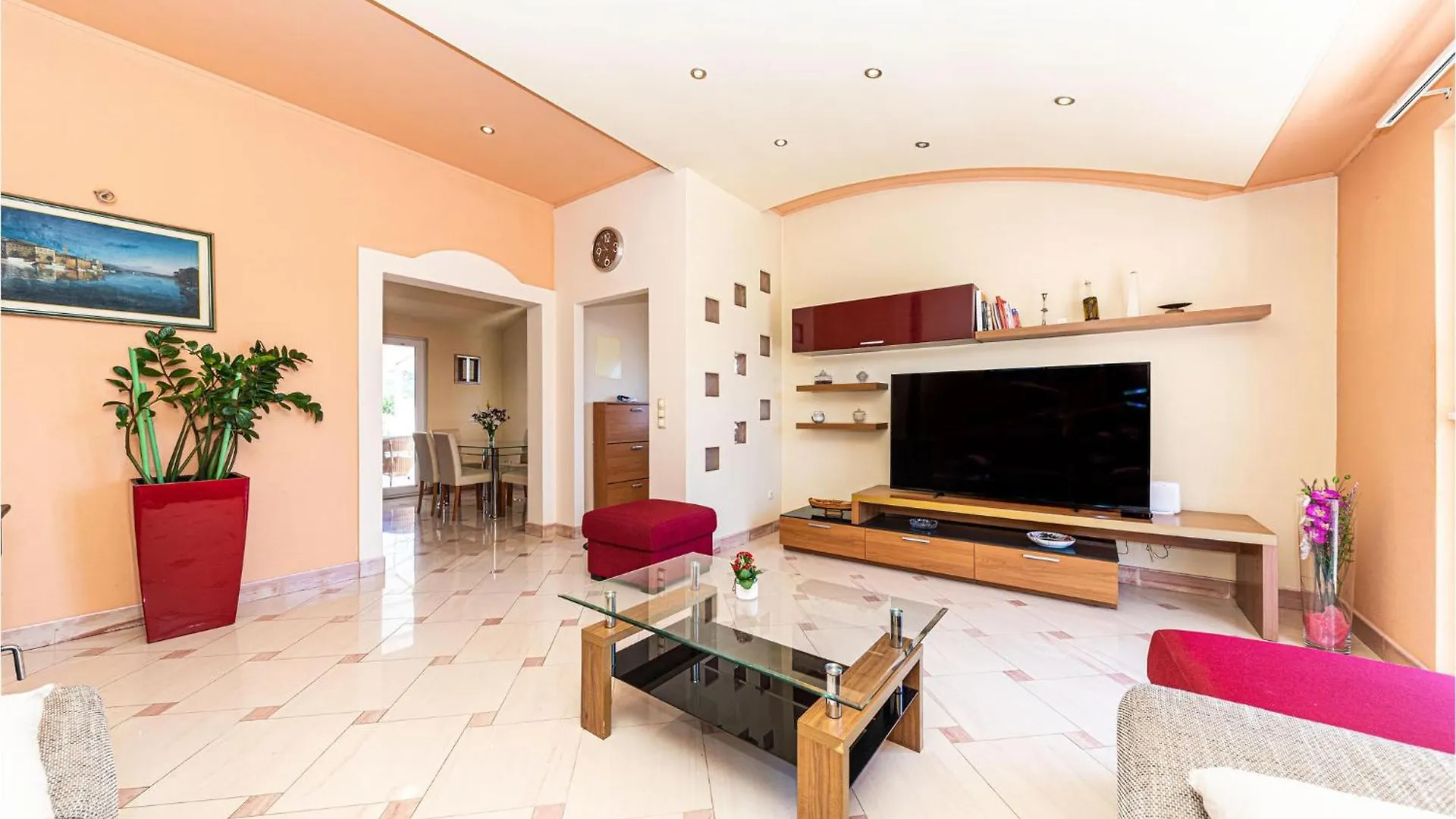 Stunning Apartment In Plano With House Sea View